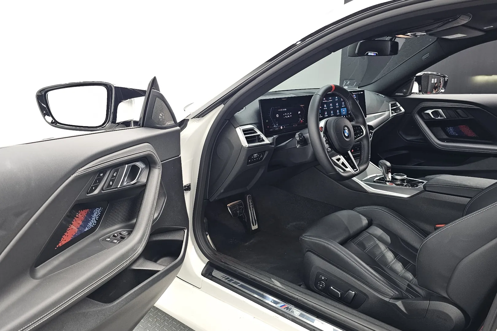 Новый BMW M2 2025 3.0 л 460 л.с Бензин: Задний привод, Белый, коробка — Автомат, привезён из Германия, доставка по регионам