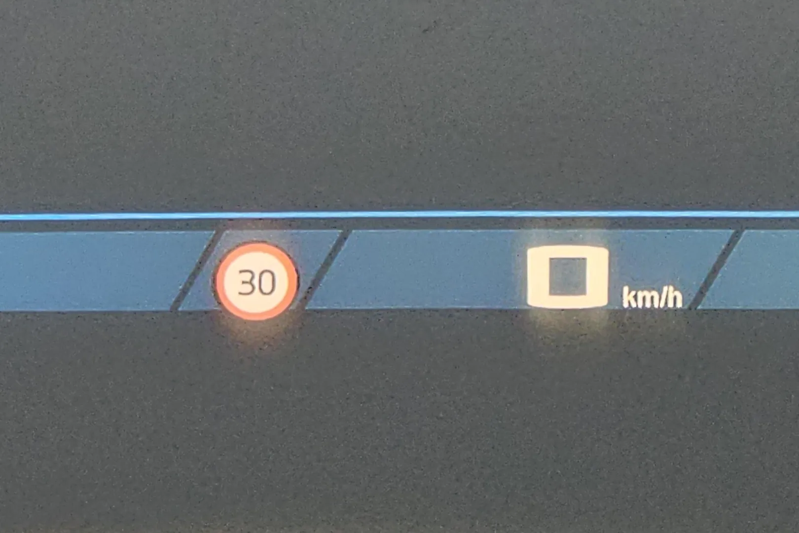 Купить BMW M2 2025 3.0 л 460 л.с Бензин с минимальным пробегом 9 195 км, Белый, доставим из Германия в любой город РФ