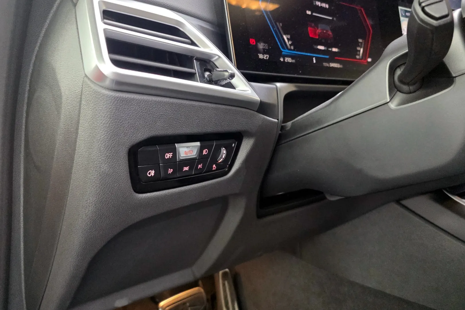 Автомобиль BMW M2 2025 3.0 л 460 л.с Бензин, Красный, пробег 4 903 км, производство — Германия, доставка по РФ