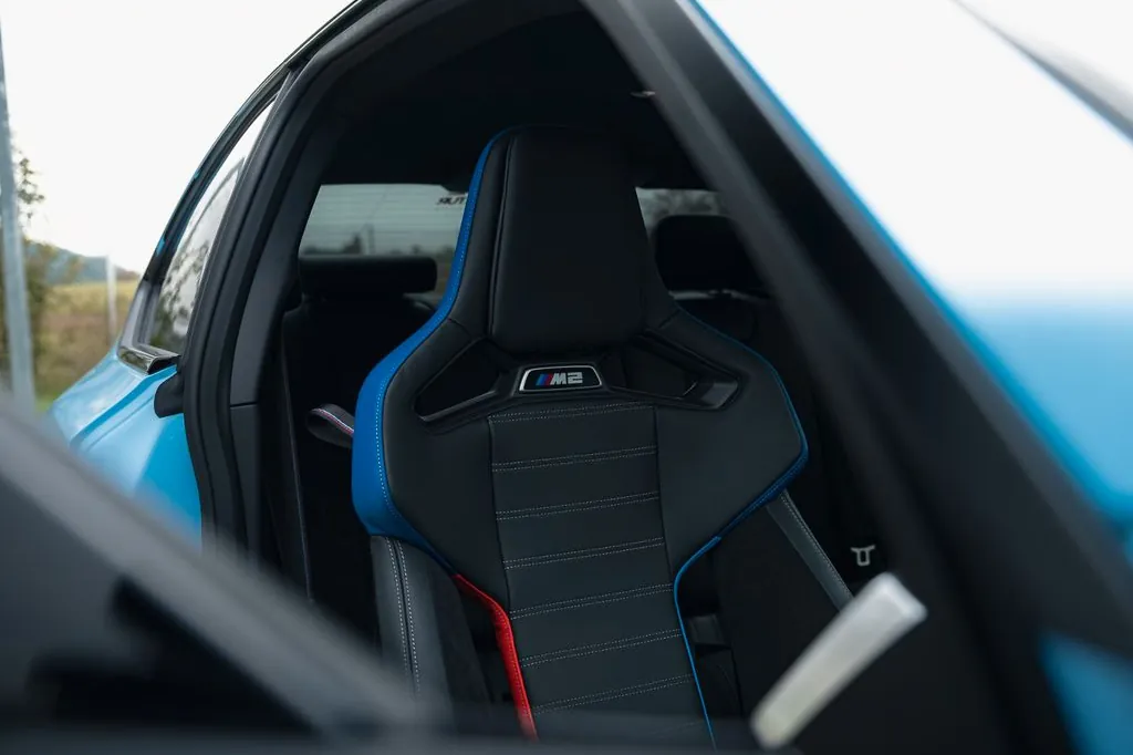 Купить BMW M2 2025 3.0 л 780 л.с Бензин с доставкой: пробег 2 490 км, Синий, Механика, Задний привод, поставка из Германия