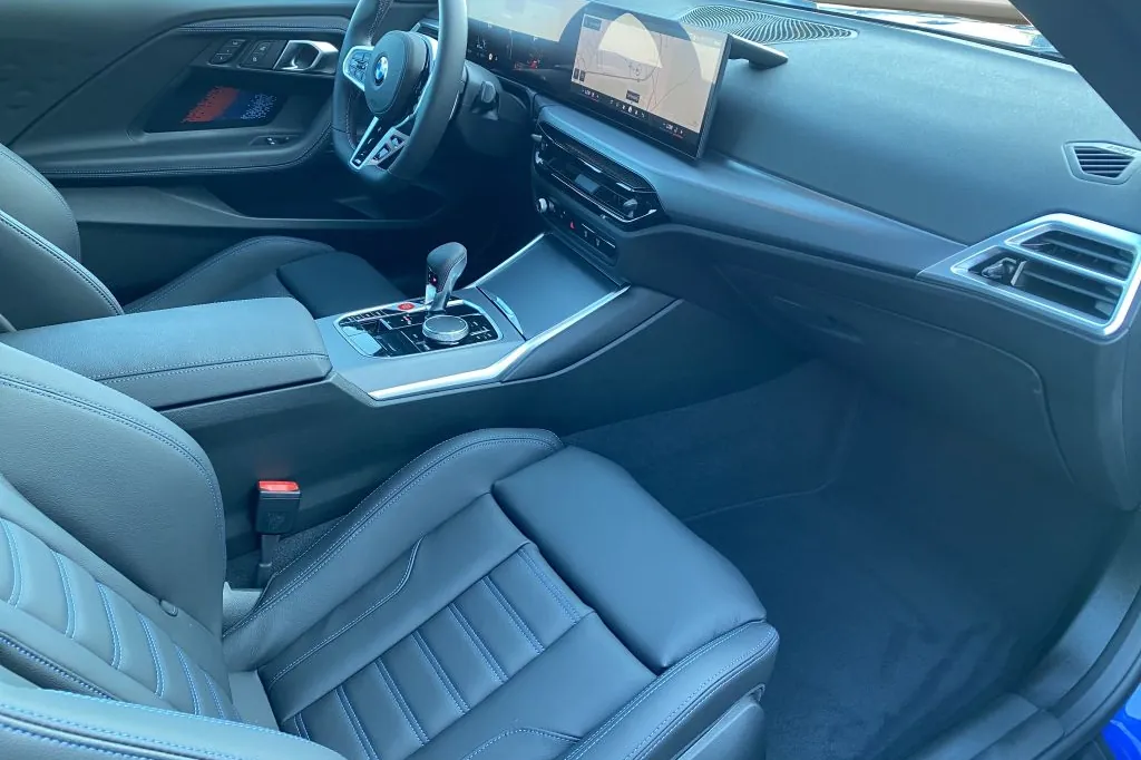 Оформить заказ на BMW M2 2025 3.0 л 460 л.с Бензин, коробка: Механика, привод: Задний привод, доставка по России, салон в Москве