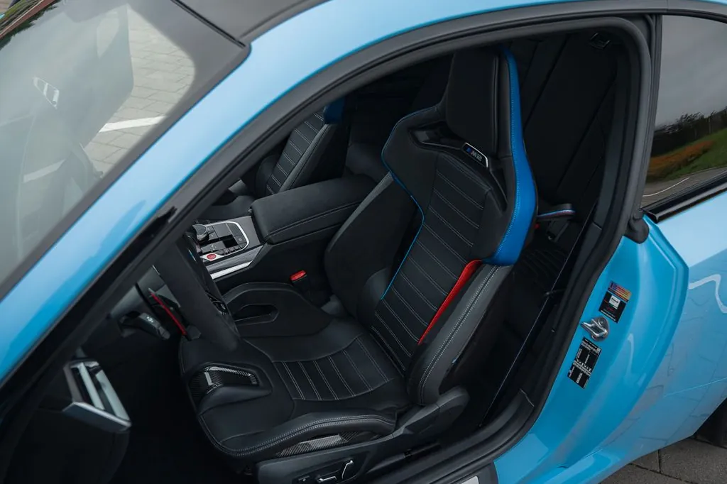 Оформить заказ на BMW M2 2025 3.0 л 780 л.с Бензин, коробка: Механика, привод: Задний привод, доставка по России, салон в Москве