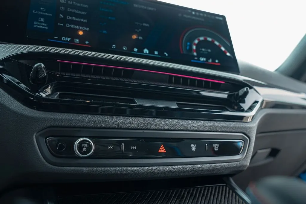 BMW M2 2025 3.0 л 780 л.с Бензин, пробег 2 490 км, цвет кузова Синий, тип трансмиссии Механика, привод Задний привод, из Германия