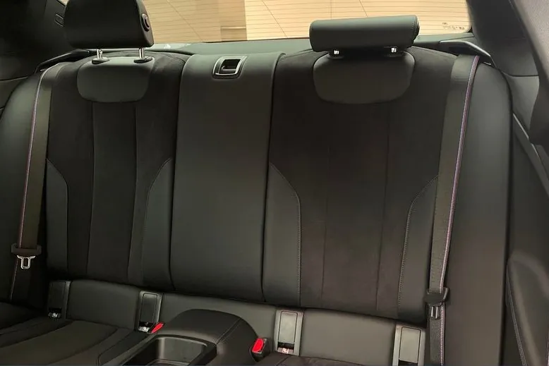 Автомобиль BMW M2 2025 3.0 л 460 л.с Бензин, Красный, пробег 3 755 км, производство — Германия, доставка по РФ