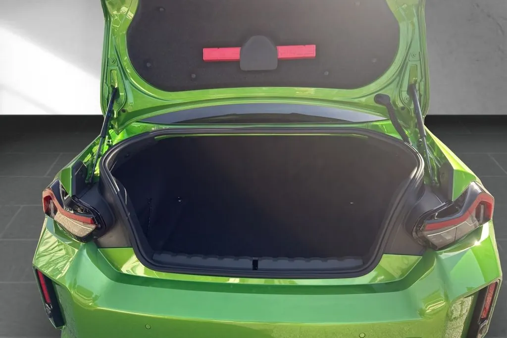 Новый BMW M2 2025 3.0 л 460 л.с Бензин в кузове Зелёный, коробка — Механика, привод — Задний привод, страна производства — Германия