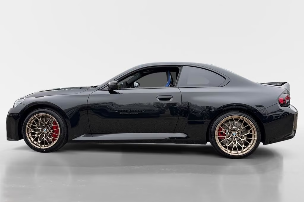 Заказать BMW M2 CS Coupé 2026 3.0 л 530 л.с Бензин с пробегом 10 км, Автомат, Задний привод, цвет Чёрный, поставка из Германия, доставка по РФ M2 CS Coupé - фото 3