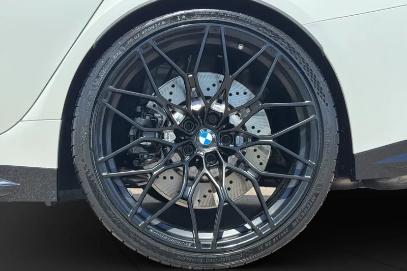 Автомобиль BMW M3 Competition xDrive 2026 3.0 л 530 л.с Бензин, Белый, пробег 10 км, производство — Германия, доставка по РФ, фото 9
