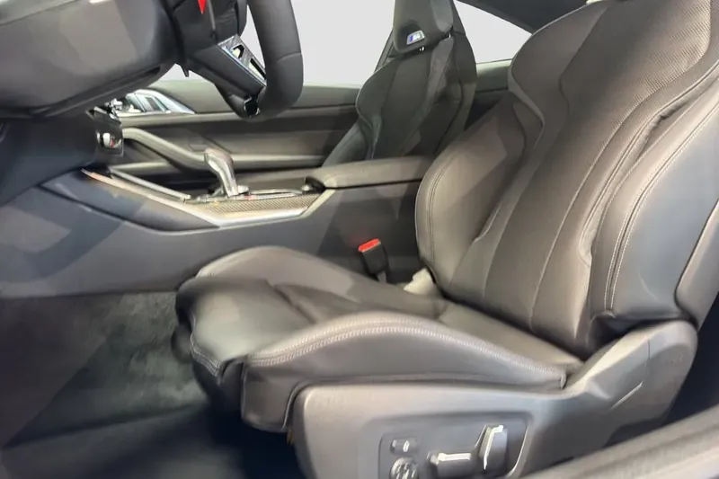 Автомобиль BMW M4 Competition xDrive 2026 3.0 л 530 л.с Бензин, Чёрный, пробег 10 км, производство — Германия, доставка по РФ, фото 9