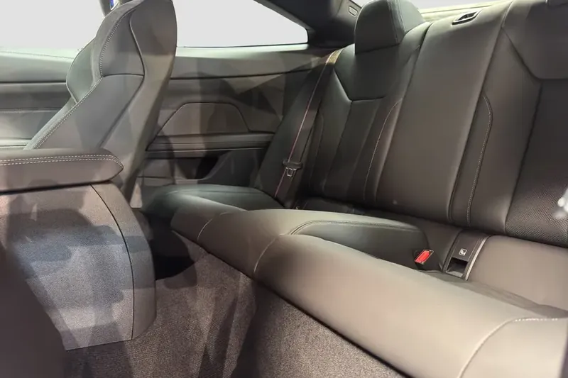 Купить BMW M4 Competition xDrive 2026 3.0 л 530 л.с Бензин с минимальным пробегом 10 км, Чёрный, доставим из Германия в любой город РФ, фото 13