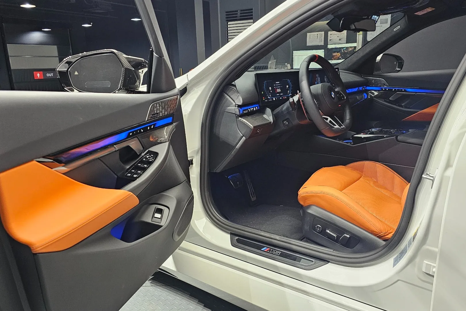 Выбор покупателей — BMW M5 Sedan 2025 4.4 л 727 л.с Гибрид, пробег 5 370 км, Белый, привезён из Германия, доставка по РФ