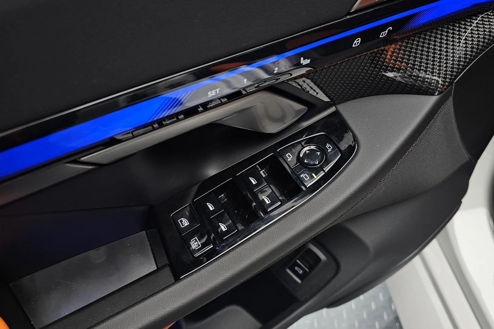 Заказать BMW M5 Sedan 2025 4.4 л 727 л.с Гибрид, Белый, Полный привод, Автомат — поставка из Германия, доставка по России и СНГ