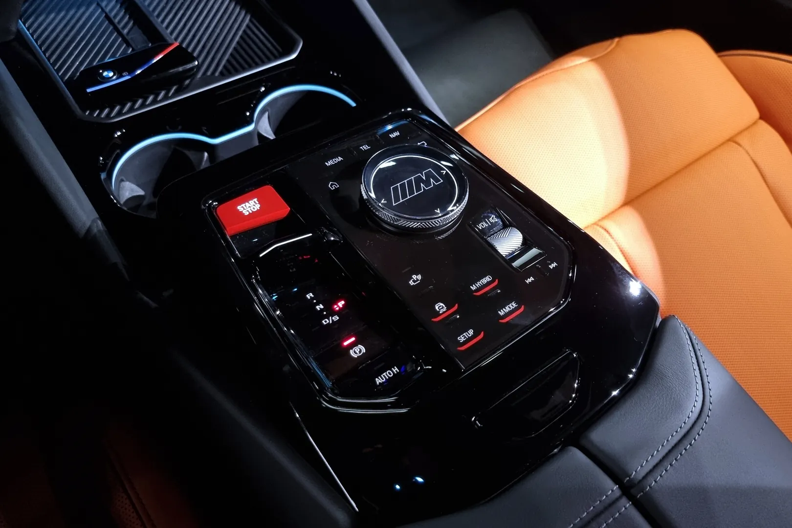 Надёжный BMW M5 2025 4.4 л 585 л.с Гибрид с двигателем 4,4 л, Зелёный, пробег 4 705 км, Автомат, поставка из Германия