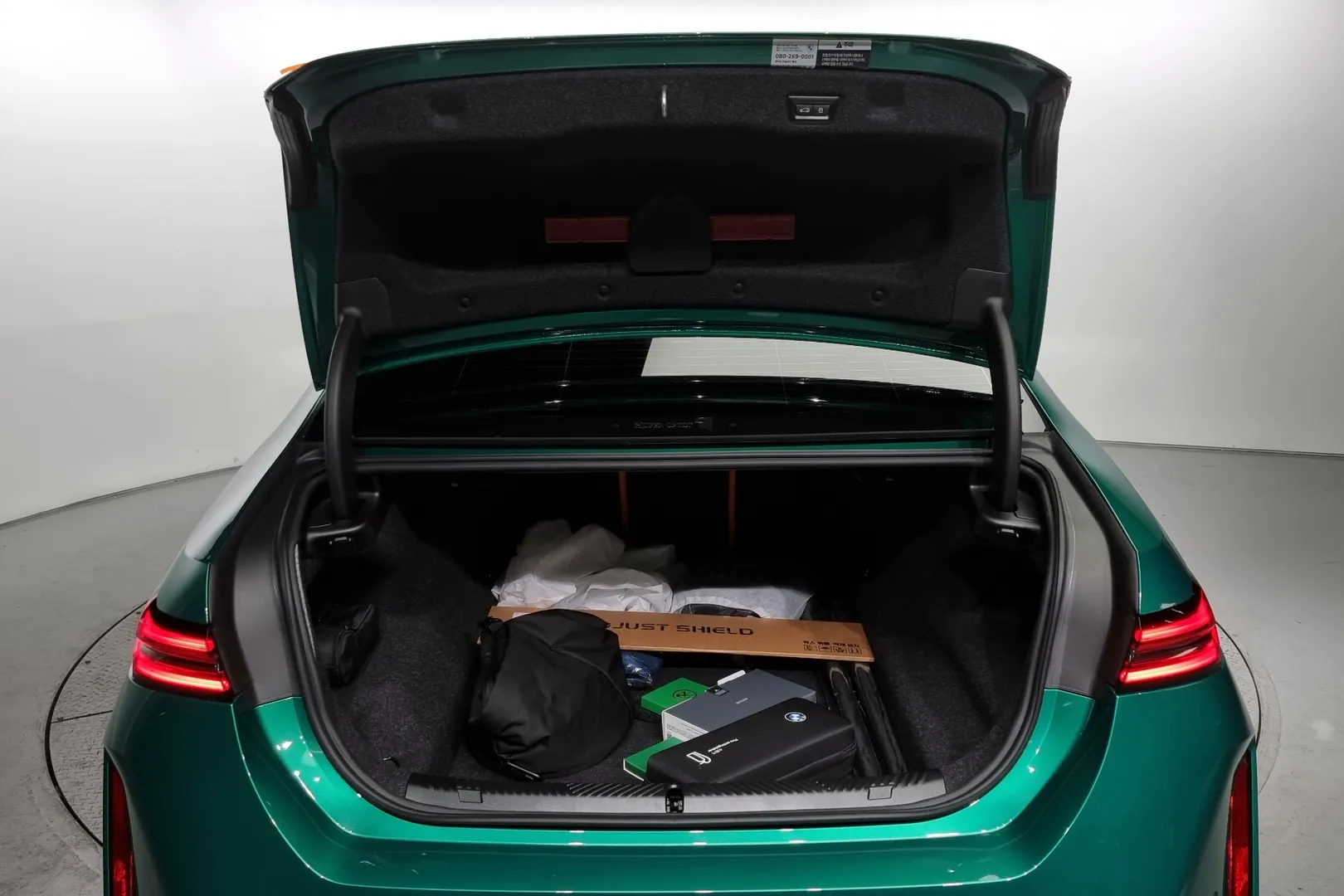 Официальная поставка BMW M5 2025 4.4 л 585 л.с Гибрид, Зелёный, Автомат, Полный привод, привезён из Германия