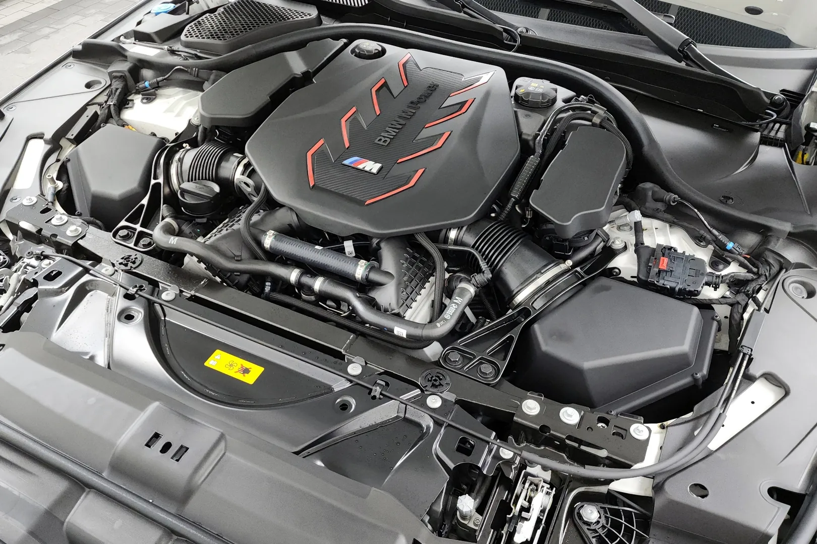 BMW M5 2025 4.4 л 585 л.с Гибрид, пробег 5 141 км, цвет кузова Серый, тип трансмиссии Автомат, привод Полный привод, из Германия