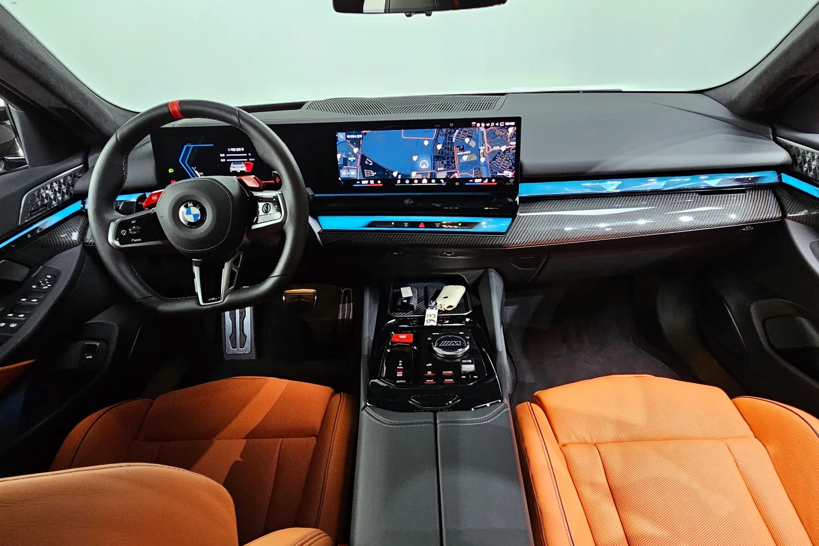 Выбор покупателей — BMW M5 2025 4.4 л 585 л.с Гибрид, пробег 11 269 км, Белый, привезён из Германия, доставка по РФ