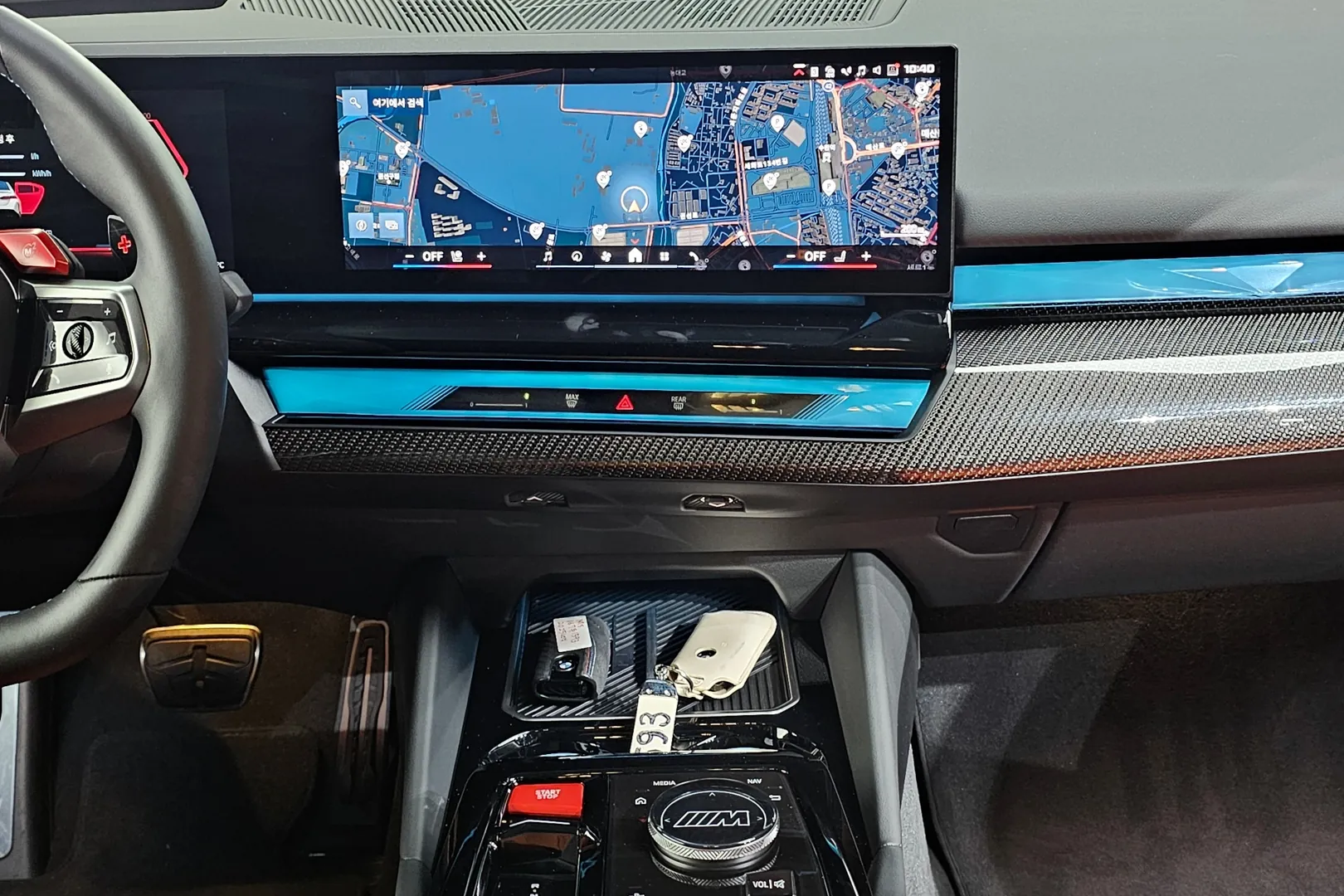 Автомобиль BMW M5 2025 4.4 л 585 л.с Гибрид, Белый, пробег 11 269 км, производство — Германия, доставка по РФ