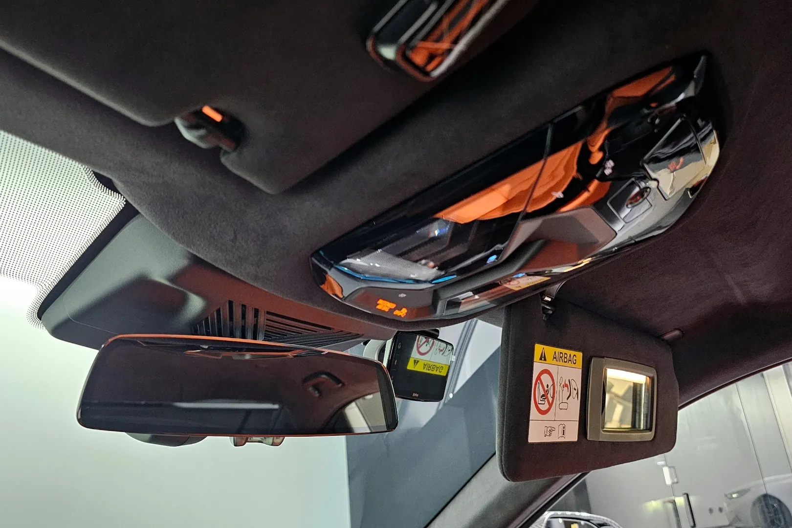 Новый BMW M5 2025 4.4 л 585 л.с Гибрид в кузове Белый, коробка — Автомат, привод — Полный привод, страна производства — Германия