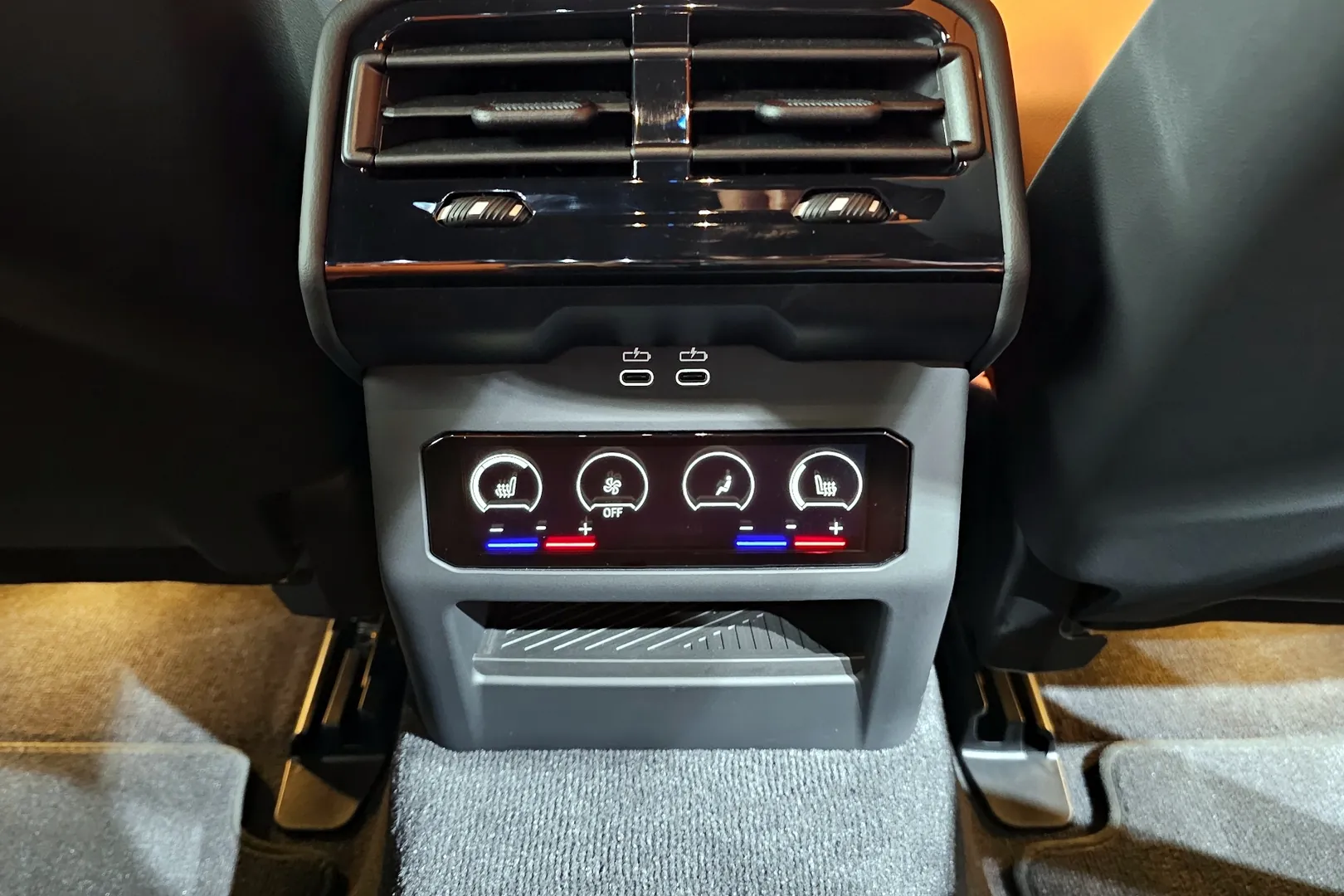 Оформить заказ на BMW M5 2025 4.4 л 585 л.с Гибрид, коробка: Автомат, привод: Полный привод, доставка по России, салон в Москве