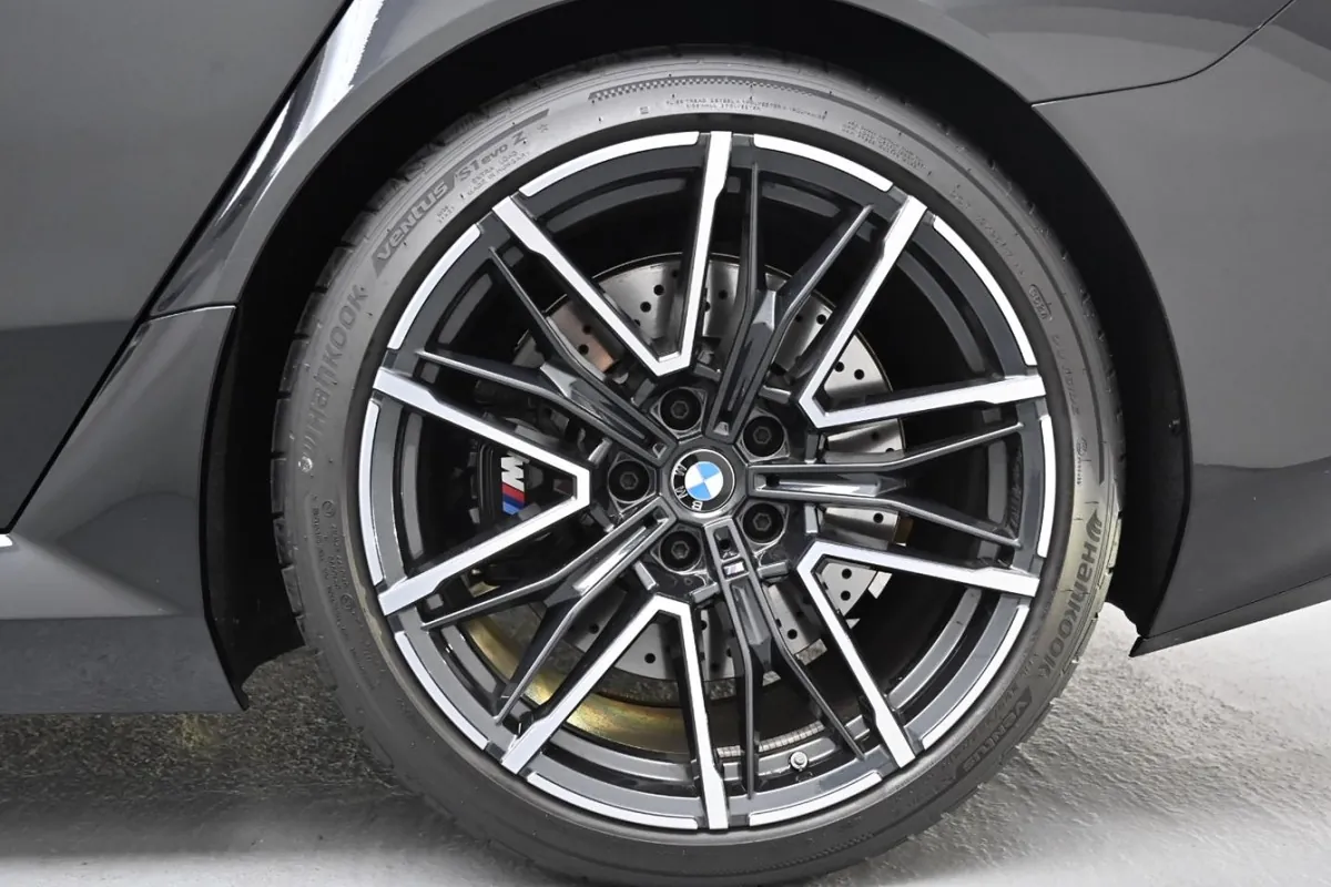 BMW M5 2025 4.4 л 585 л.с Гибрид в продаже: Чёрный, Автомат, Полный привод, страна-производитель — Германия, доставка по РФ