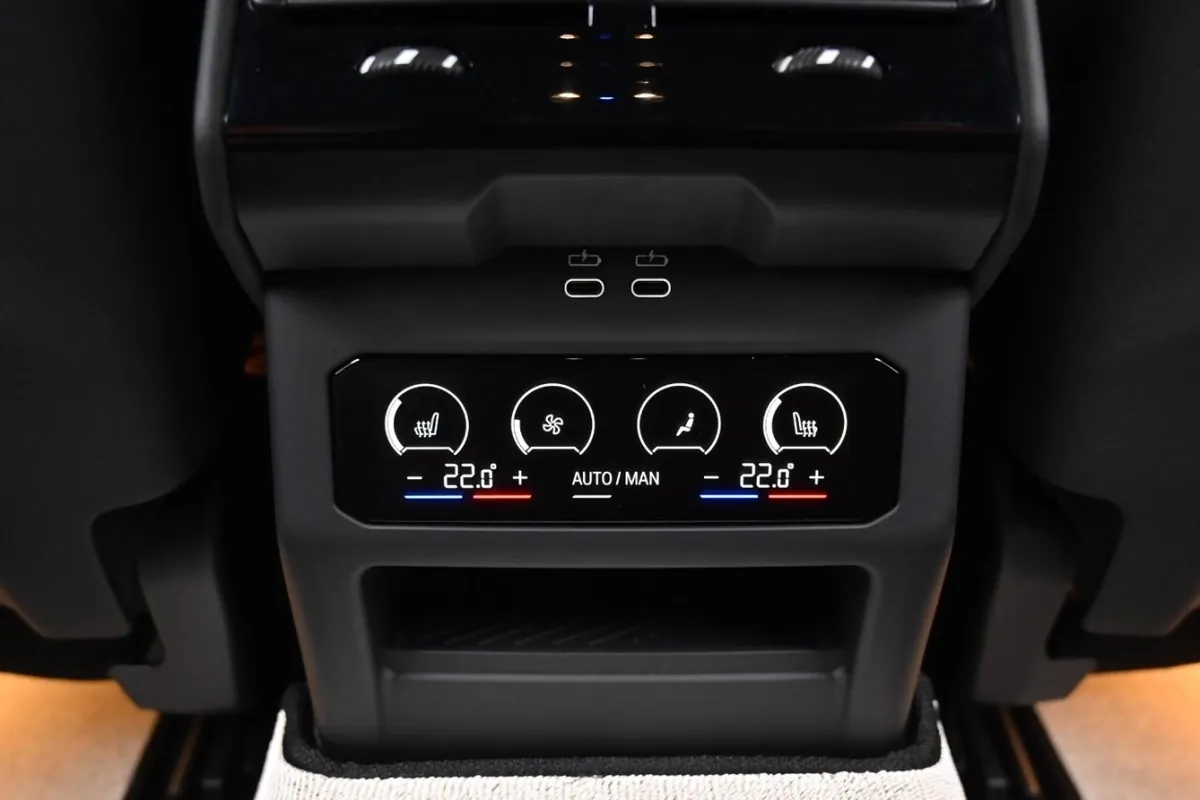 BMW M5 2025 4.4 л 585 л.с Гибрид, коробка Автомат, привод Полный привод, автомобиль из Германия, доставка по России