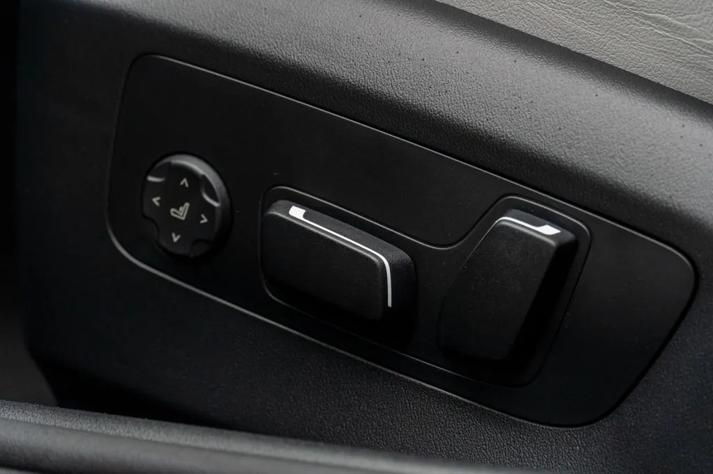 BMW M5 2025 4.4 л 585 л.с Гибрид, пробег 9 900 км, Серый, Полный привод, Автомат, авто из Германия, доставка по РФ