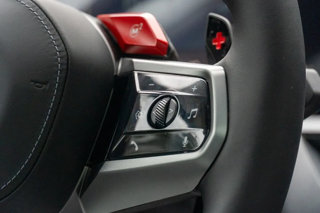 Доставка по РФ: BMW M5 2025 4.4 л 585 л.с Гибрид, Серый, пробег 9 900 км, Полный привод, Автомат, осмотр возможен в Москве