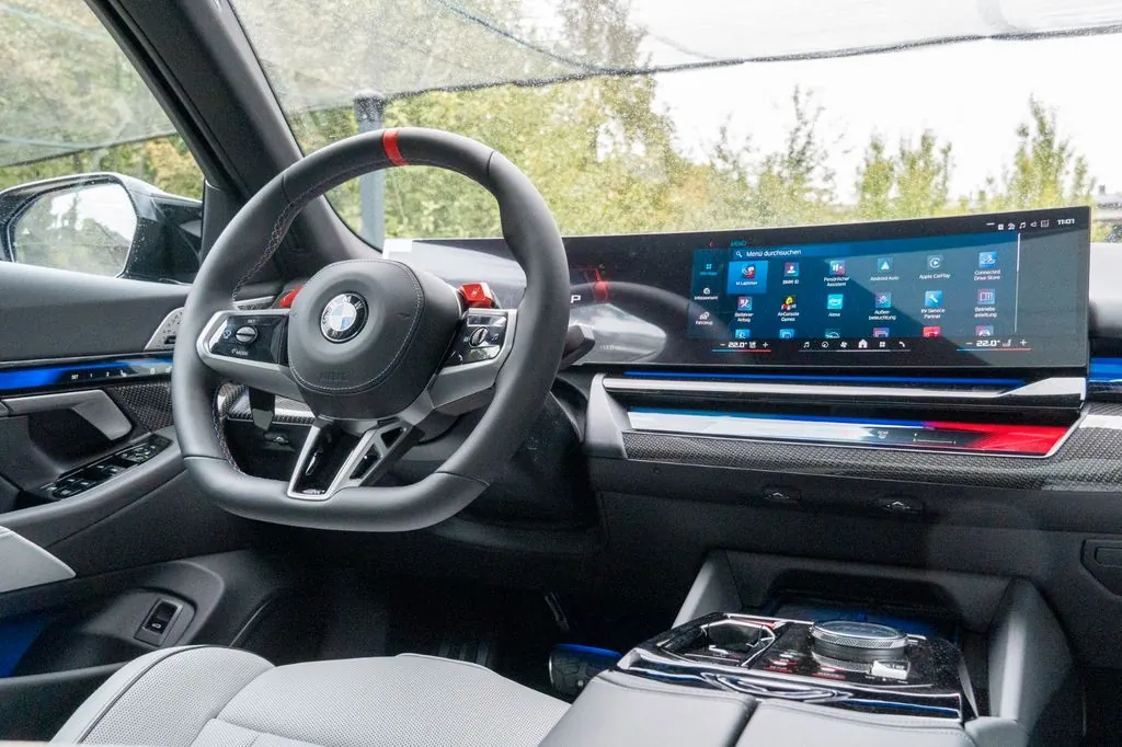 BMW M5 2025 4.4 л 585 л.с Гибрид, пробег 9 900 км, Серый цвет, коробка Автомат, привод Полный привод, авто из Германия