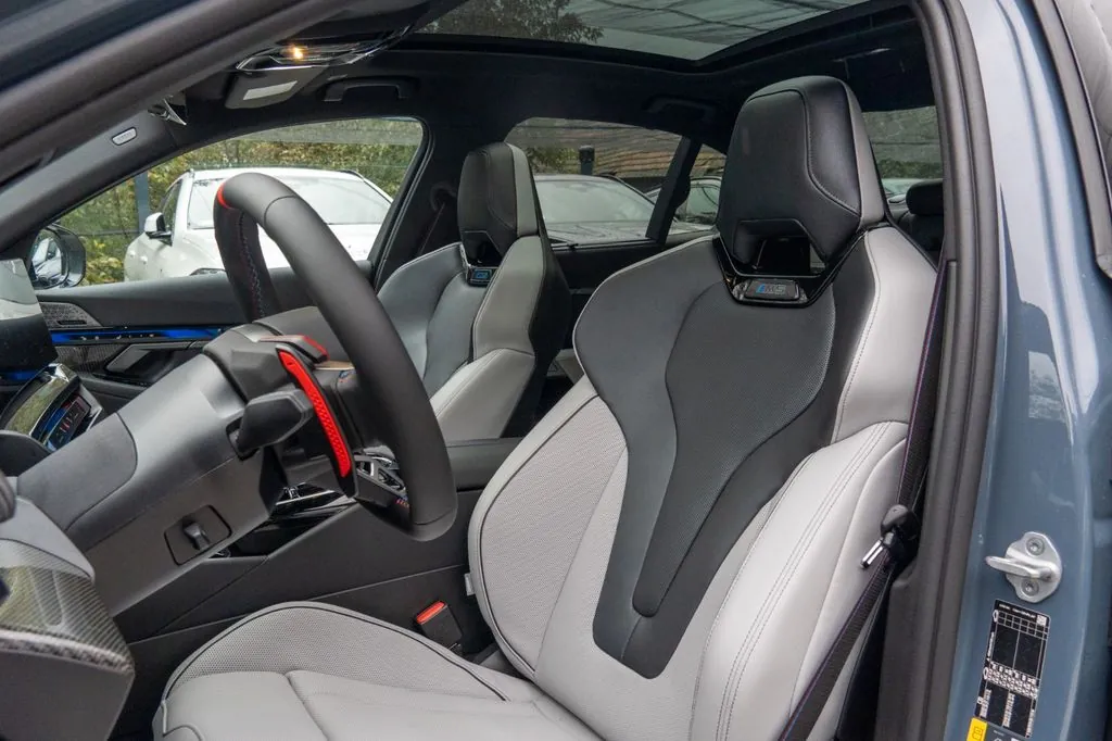 Купить BMW M5 2025 4.4 л 585 л.с Гибрид с доставкой: пробег 9 900 км, Серый, Автомат, Полный привод, поставка из Германия