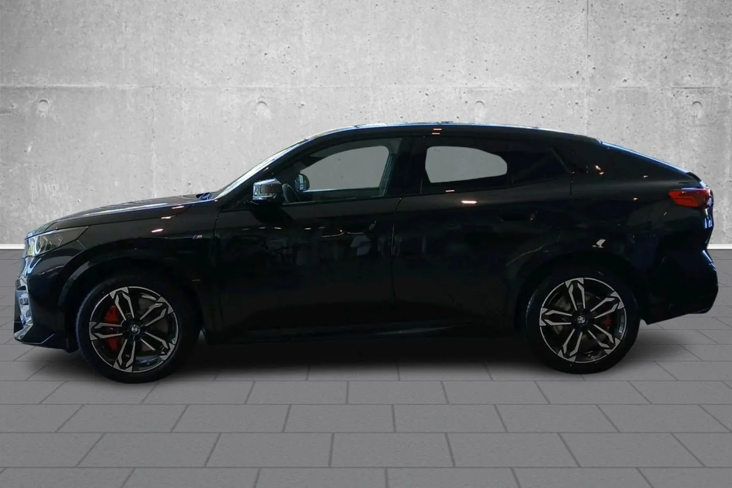 BMW X2 M35i xDrive Sportpaket 2026 2.0 л 300 л.с Бензин, новый авто, Полный привод, Автомат, цвет Чёрный, страна-производитель — Германия X2 M35i xDrive Sportpaket - фото 2