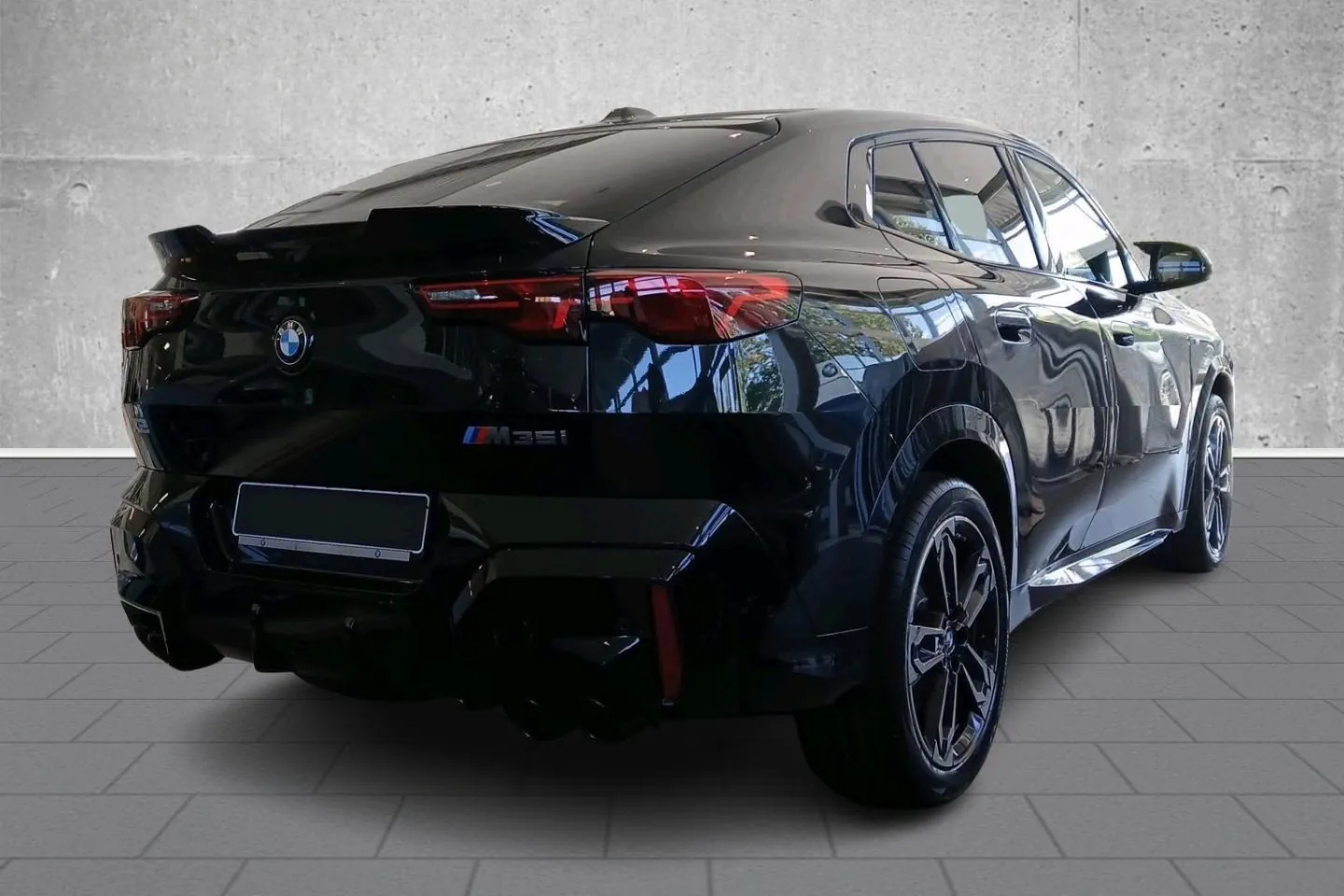 Заказать BMW X2 M35i xDrive Sportpaket 2026 2.0 л 300 л.с Бензин с пробегом 10 км, Автомат, Полный привод, цвет Чёрный, поставка из Германия, доставка по РФ X2 M35i xDrive Sportpaket - фото 3
