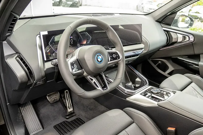 Заказать BMW X3 30e xDrive M Sport (Plug-in-Hybrid) 2025 2.0 л 299 л.с Гибрид с пробегом 10 км, Автомат, Полный привод, цвет Серый, поставка из Германия, доставка по РФ X3 30e xDrive M Sport (Plug-in-Hybrid) - фото 3
