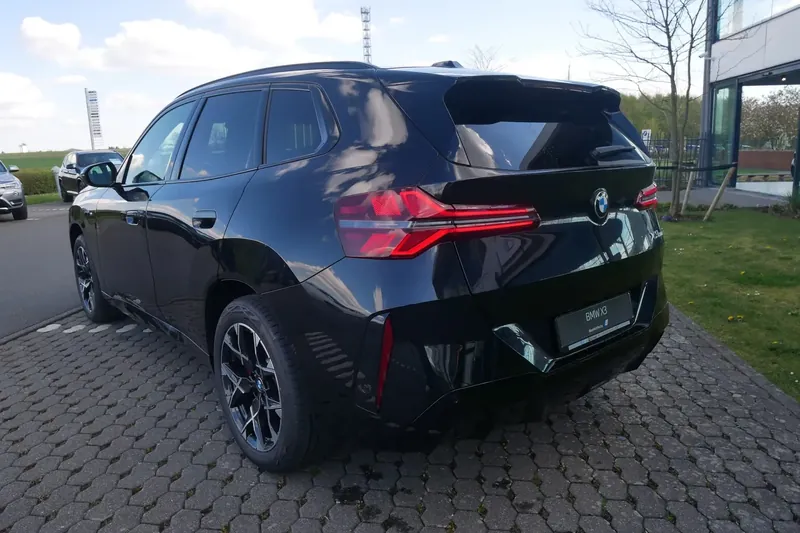 Заказать BMW X3 20d xDrive M Sport Pro 2026 2.0 л 197 л.с Дизель с пробегом 10 км, Автомат, Полный привод, цвет Чёрный, поставка из Германия, доставка по РФ X3 20d xDrive M Sport Pro - фото 3