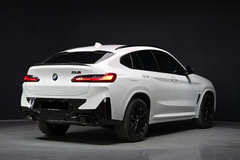 Заказать BMW X4 xDrive20i M Sport 2025 2.0 л 184 л.с Бензин с пробегом 4 956 км, Автомат, Полный привод, цвет Белый, поставка из Германия, доставка по РФ X4 20i xDrive M Sport — фото 3