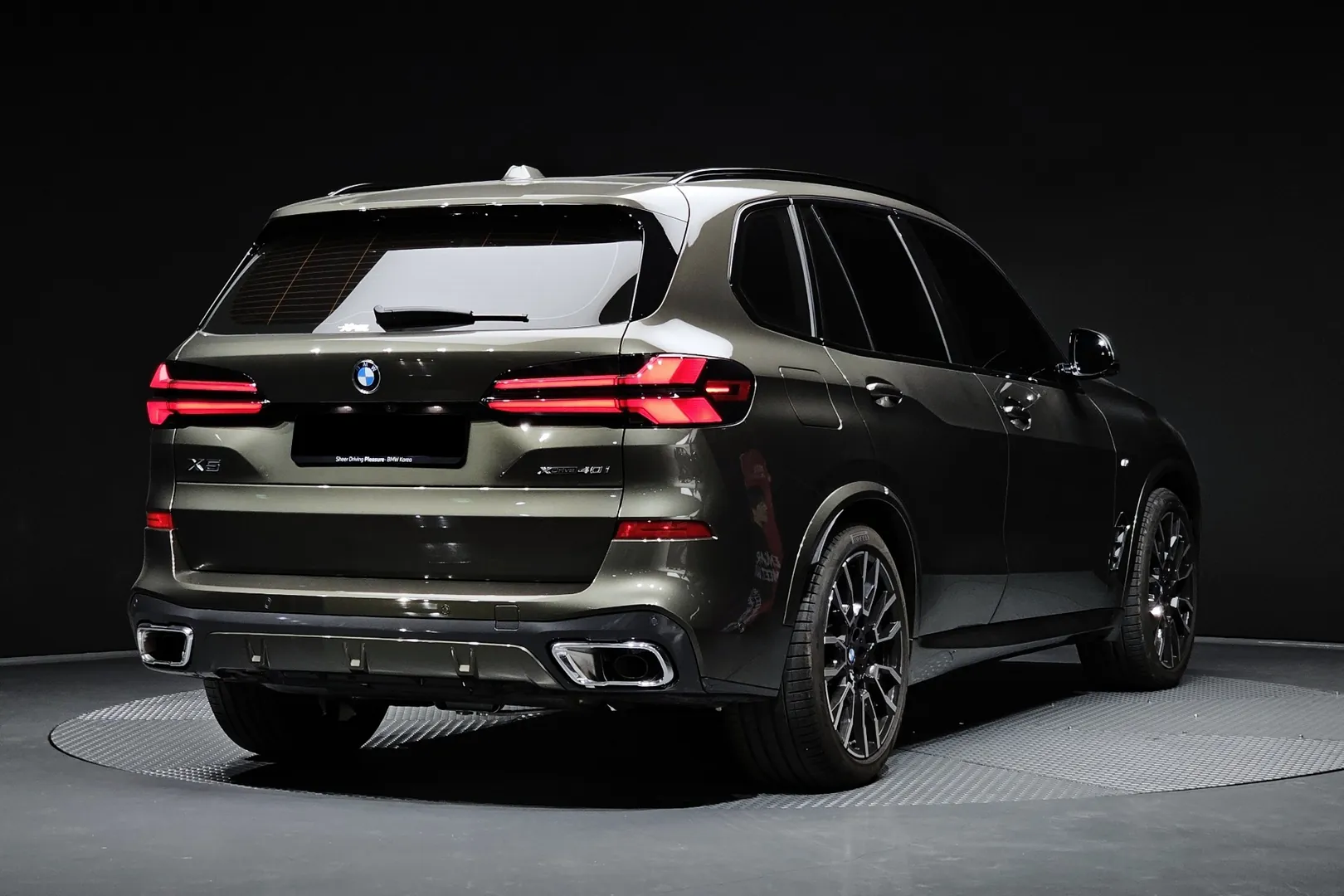 Заказать BMW X5 40i xDrive M Sport Pro Special Edition 2025 3.0 л 381 л.с Бензин с пробегом 4 357 км, Автомат, Полный привод, цвет Серый, поставка из Германия, доставка по РФ