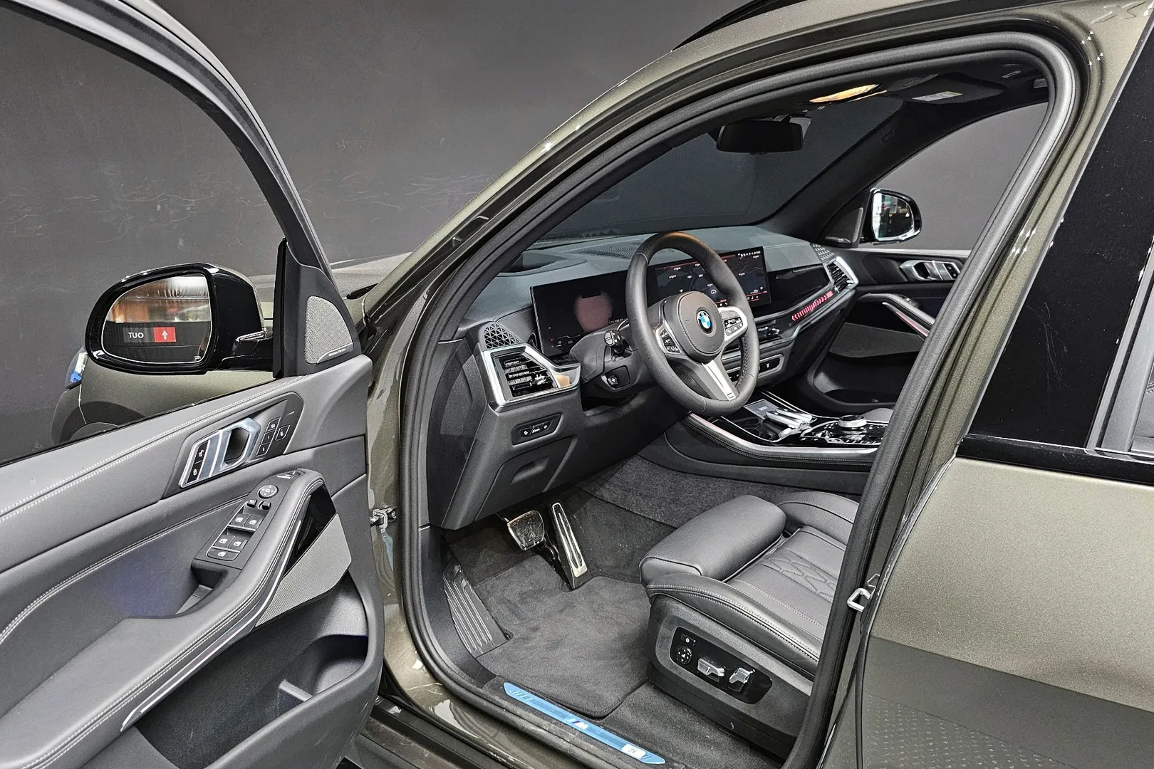 Выбор покупателей — BMW X5 40i xDrive M Sport Pro Special Edition 2025 3.0 л 381 л.с Бензин, пробег 4 357 км, Серый, привезён из Германия, доставка по РФ