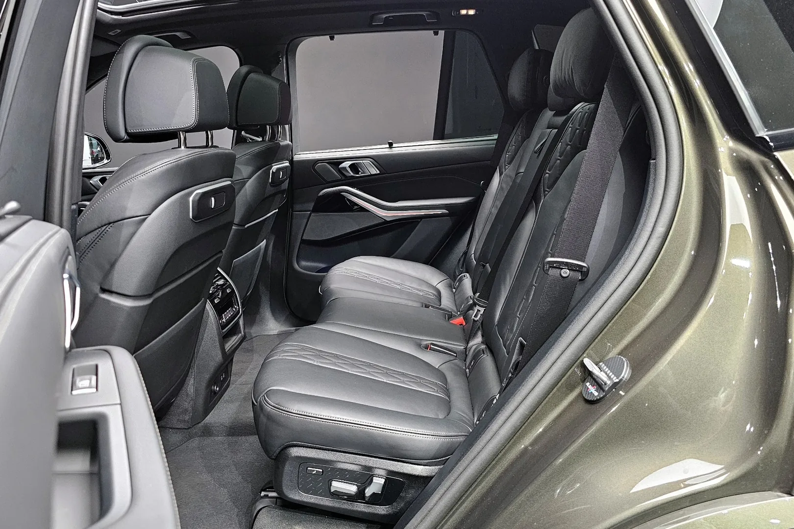 Надёжный BMW X5 40i xDrive M Sport Pro Special Edition 2025 3.0 л 381 л.с Бензин с двигателем 3,0 л, Серый, пробег 4 357 км, Автомат, поставка из Германия