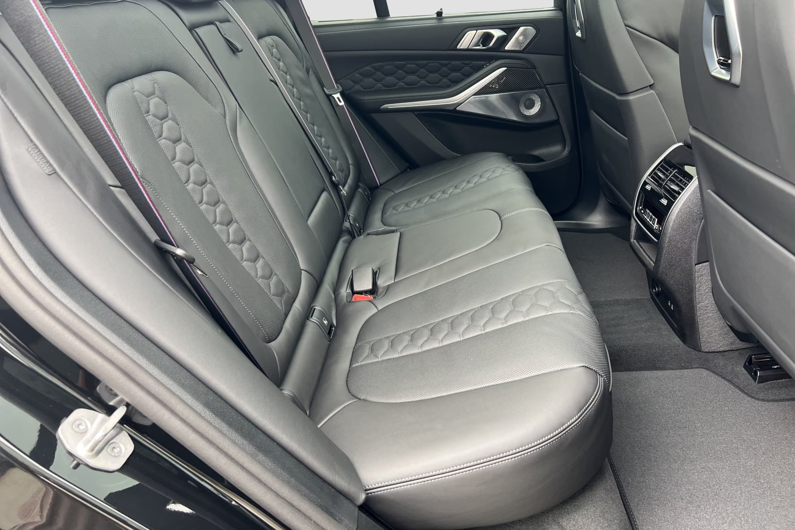 Купить BMW X5 M Competition M Sport 2026 4.4 л 625 л.с Бензин с доставкой: пробег 10 км, Чёрный, Автомат, Полный привод, поставка из Германия, фото 20