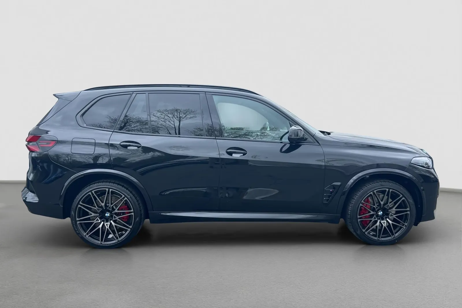Купить BMW X5 M Competition M Sport 2026 4.4 л 625 л.с Бензин, Чёрный, Автомат, Полный привод — авто из Германия, с доставкой по всей России, фото 3