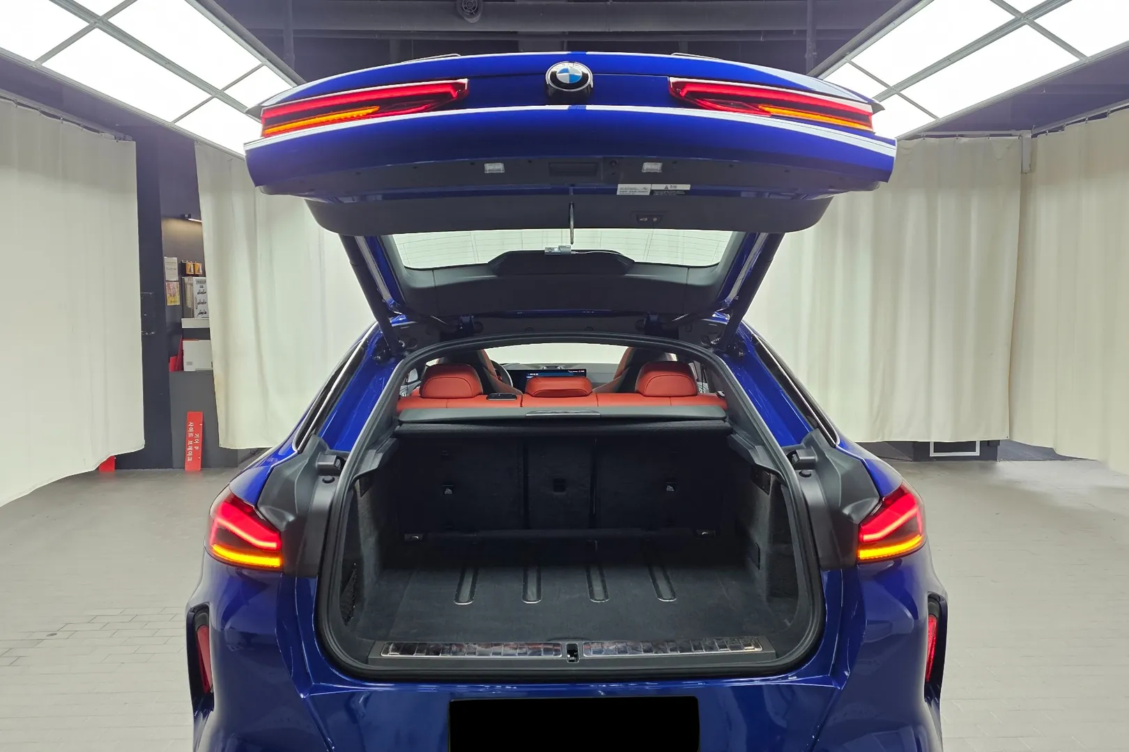 BMW X6M Competition 2025 4.4 л 625 л.с Бензин, пробег 7 218 км, цвет кузова Синий, тип трансмиссии Автомат, привод Полный привод, из Германия