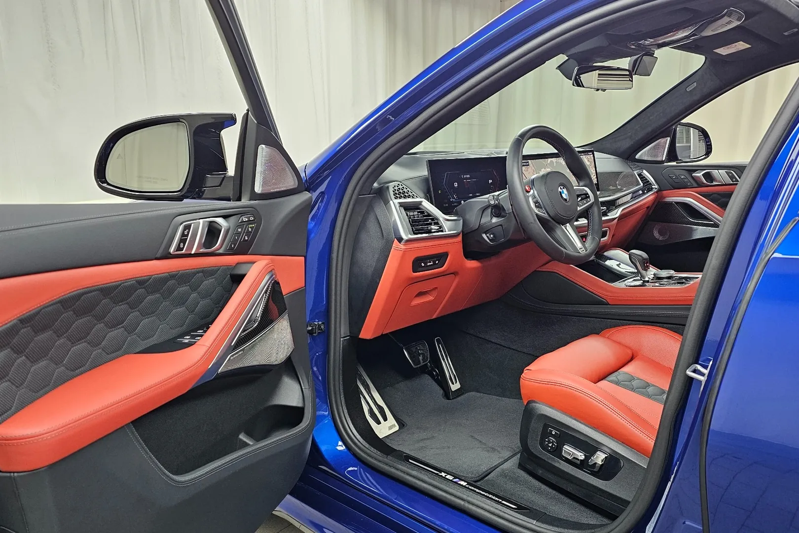 Новый BMW X6M Competition 2025 4.4 л 625 л.с Бензин: Полный привод, Синий, коробка — Автомат, привезён из Германия, доставка по регионам