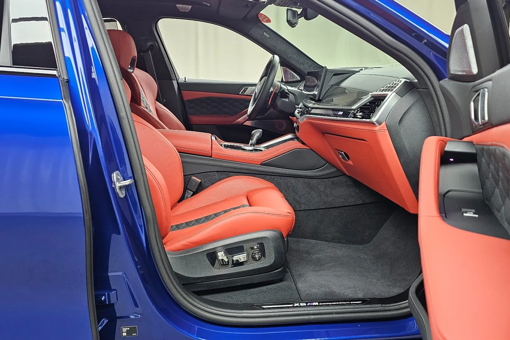 Выбор покупателей — BMW X6M Competition 2025 4.4 л 625 л.с Бензин, пробег 7 218 км, Синий, привезён из Германия, доставка по РФ