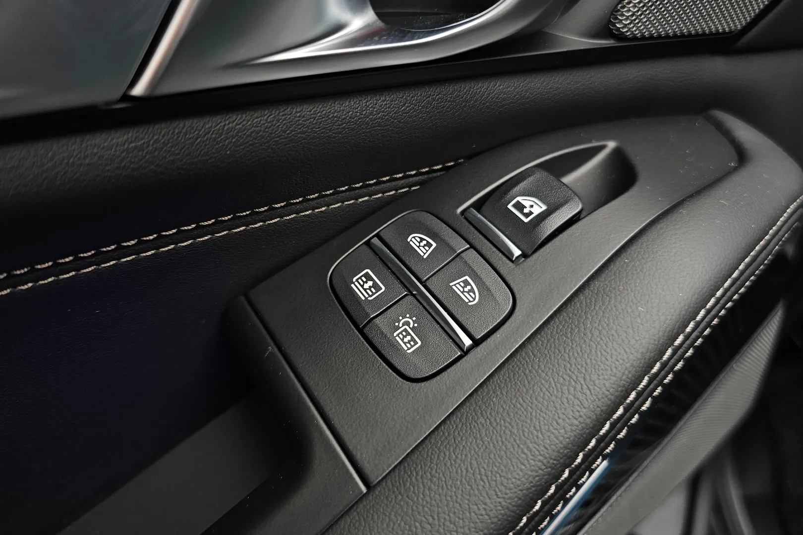 BMW X7 40i  M Sport xDrive 2026, чёрный, фото 22