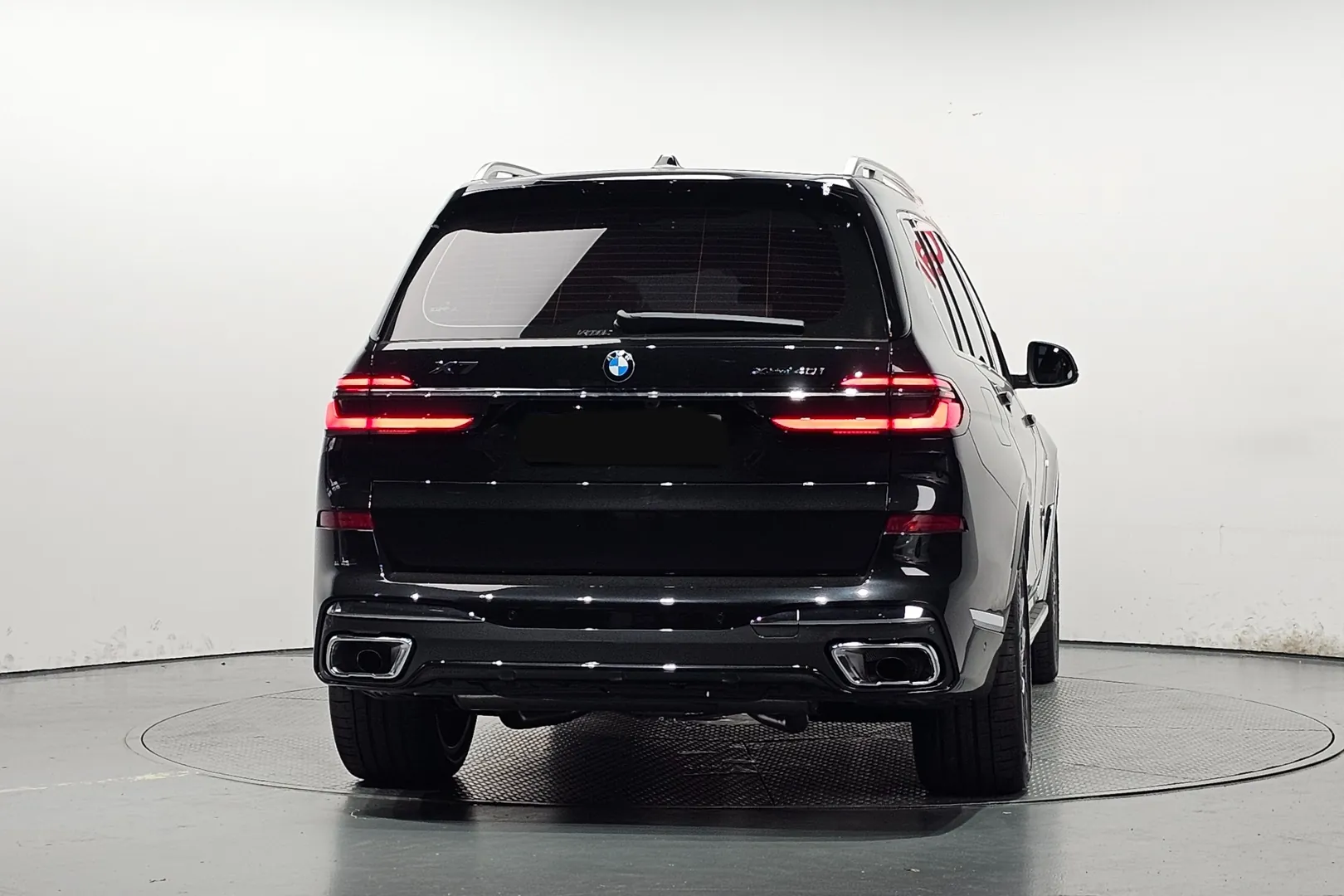 Заказать BMW X7 40i M Sport xDrive 2026 3.0 л 381 л.с Бензин с пробегом 165 км, Автомат, Полный привод, цвет Чёрный, поставка из Корея, доставка по РФ X7 40i  M Sport xDrive - фото 3