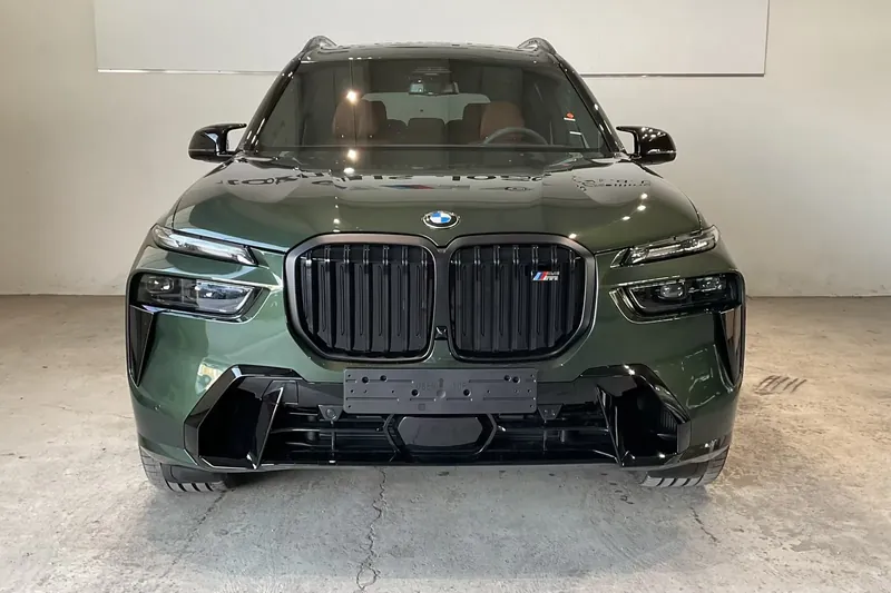 BMW X7 M60i 2026 4.4 л 542 л.с Бензин, новый авто, Полный привод, Автомат, цвет Зелёный, страна-производитель — Германия X7 M60i - фото 2