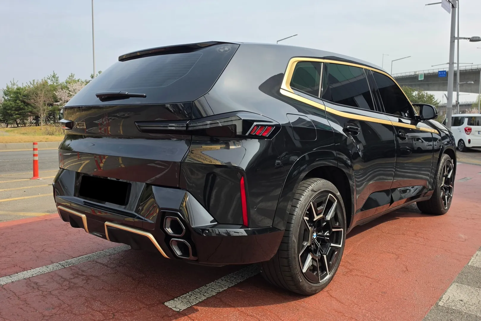 BMW XM 2025 4.4 л 653 л.с Гибрид в продаже: Чёрный, Автомат, Полный привод, страна-производитель — Германия, доставка по РФ