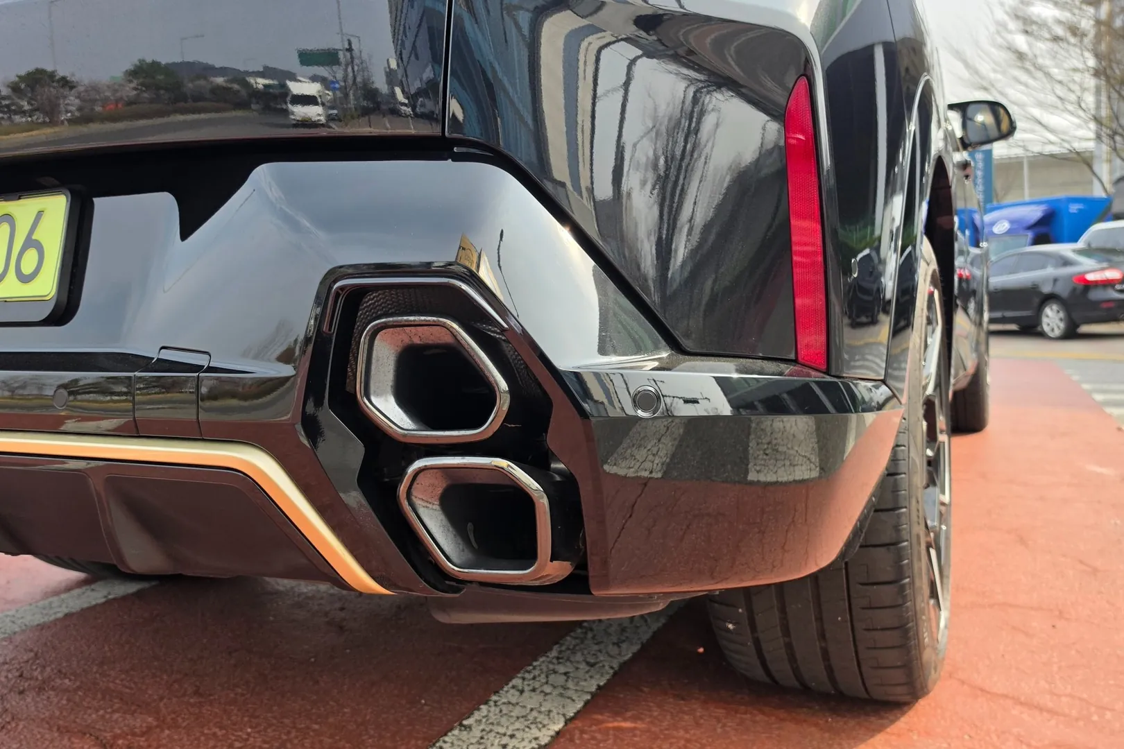 Надёжный BMW XM 2025 4.4 л 653 л.с Гибрид с двигателем 4,4 л, Чёрный, пробег 4 126 км, Автомат, поставка из Германия