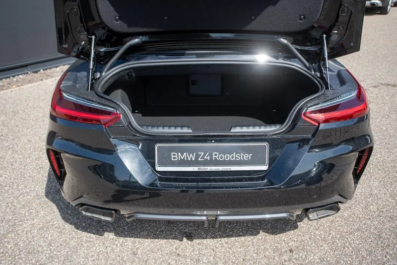 Заказать BMW Z4 M40i 2026 3.0 л 340 л.с Бензин с пробегом 6 км, Автомат, Задний привод, цвет Чёрный, поставка из Германия, доставка по РФ Z4 M40i — фото 3