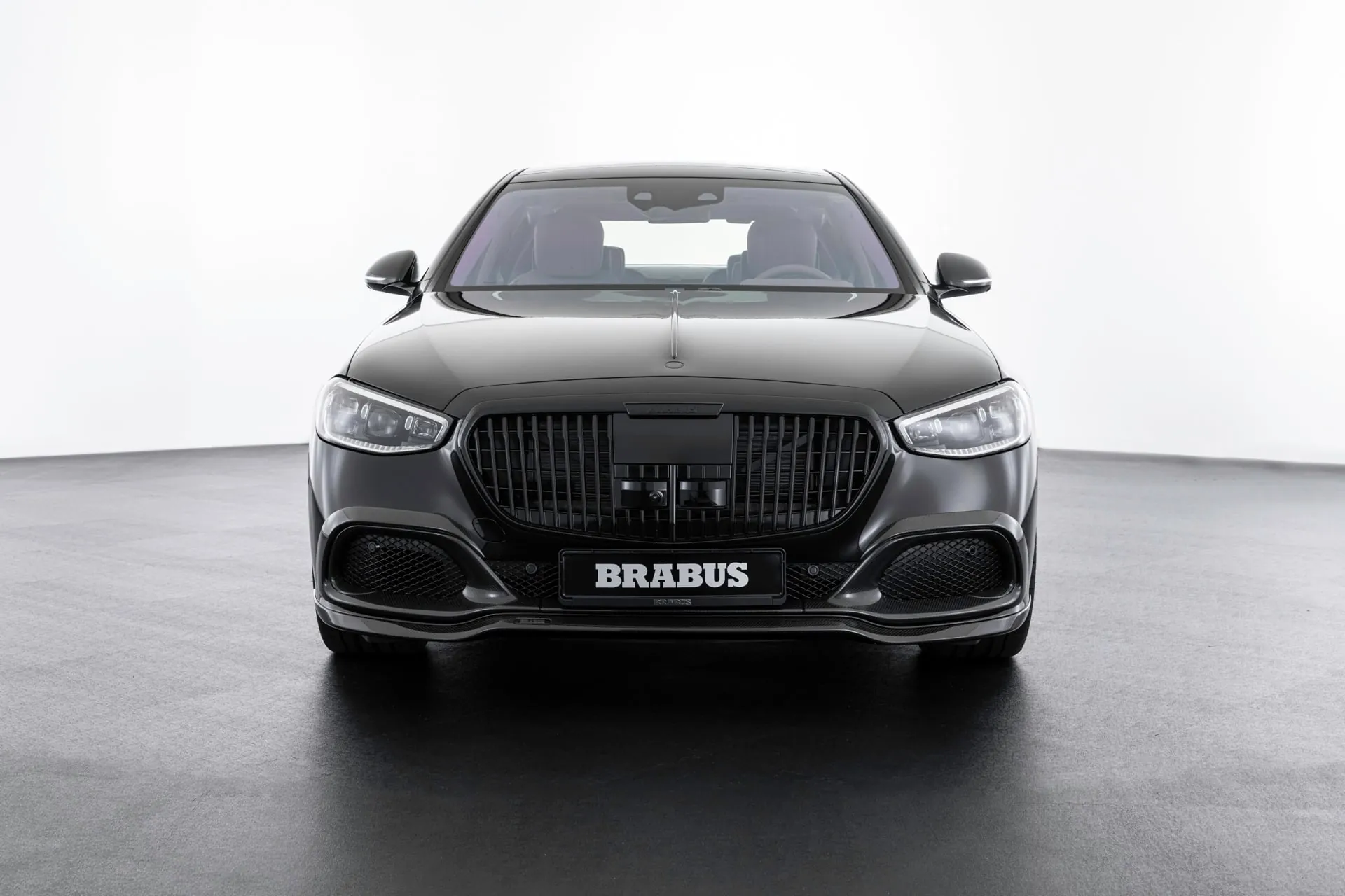 Brabus Maybach S 680 4MATIC BRABUS 850 2026 6.2 л 850 л.с Бензин, новый авто, Полный привод, Автомат, цвет Чёрный, страна-производитель — Германия Maybach S 680 4MATIC BRABUS 850 - фото 2