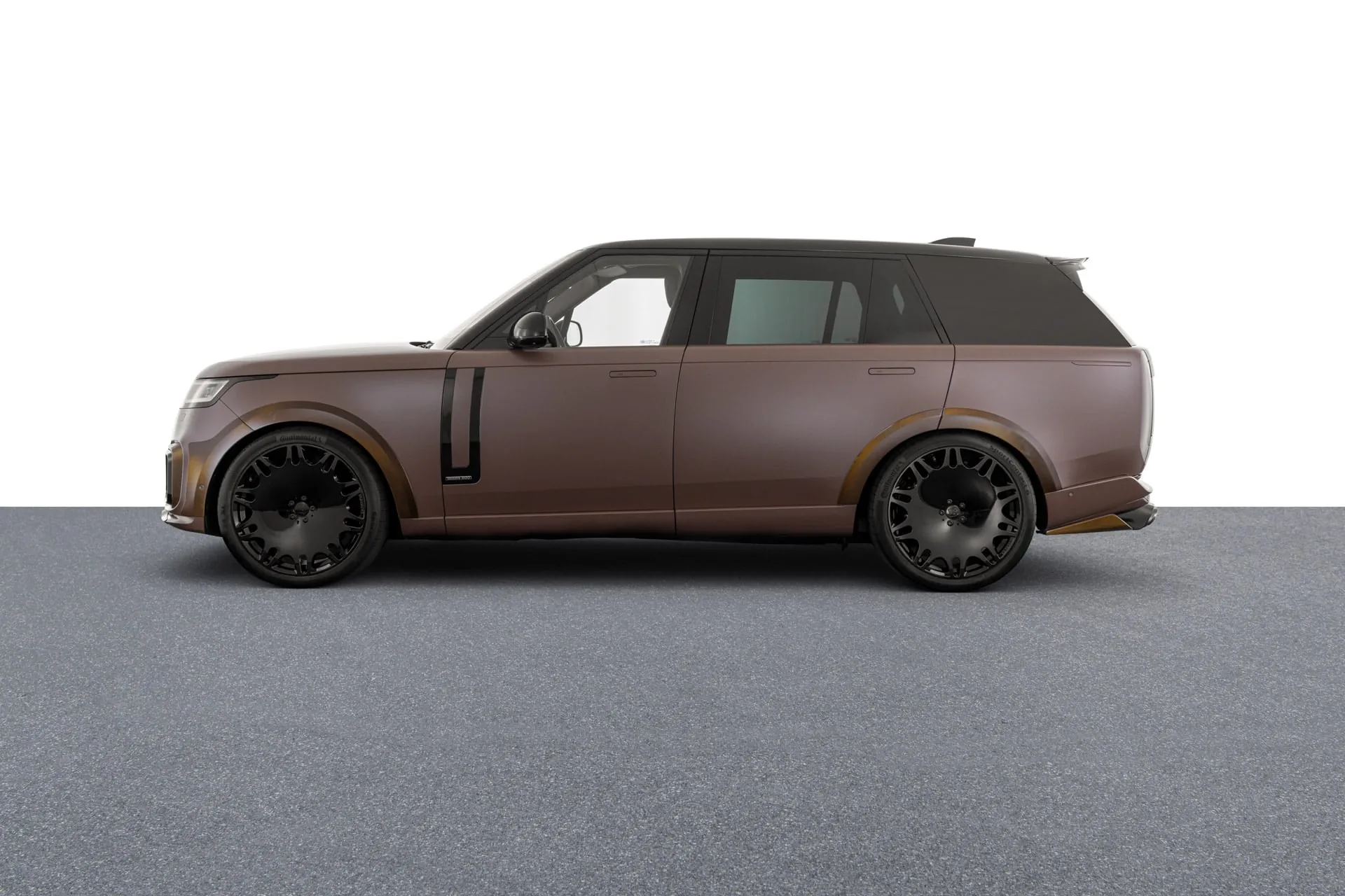 Заказать Brabus Range Rover LWB Autobiography BROWNY 2023 4.4 л 600 л.с Бензин с пробегом 1 100 км, Автомат, Полный привод, цвет Коричневый, поставка из Германия, доставка по РФ Range Rover LWB Autobiography BROWNY - фото 3