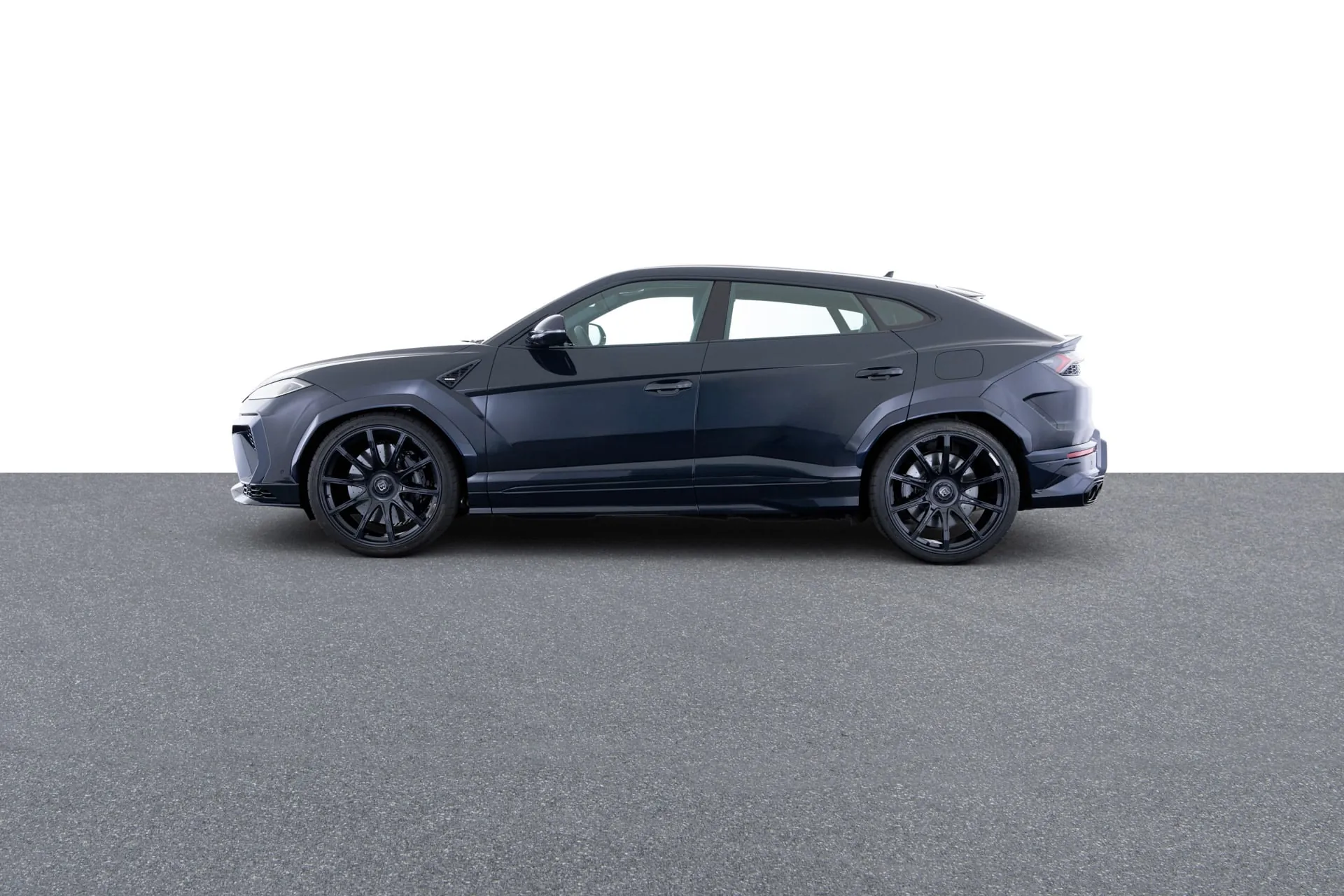 Заказать Brabus Urus SE 900 DEEP BLUE 2026 4.0 л 900 л.с Гибрид с пробегом 10 км, Автомат, Полный привод, цвет Синий, поставка из Германия, доставка по РФ Urus SE 900 DEEP BLUE - фото 3